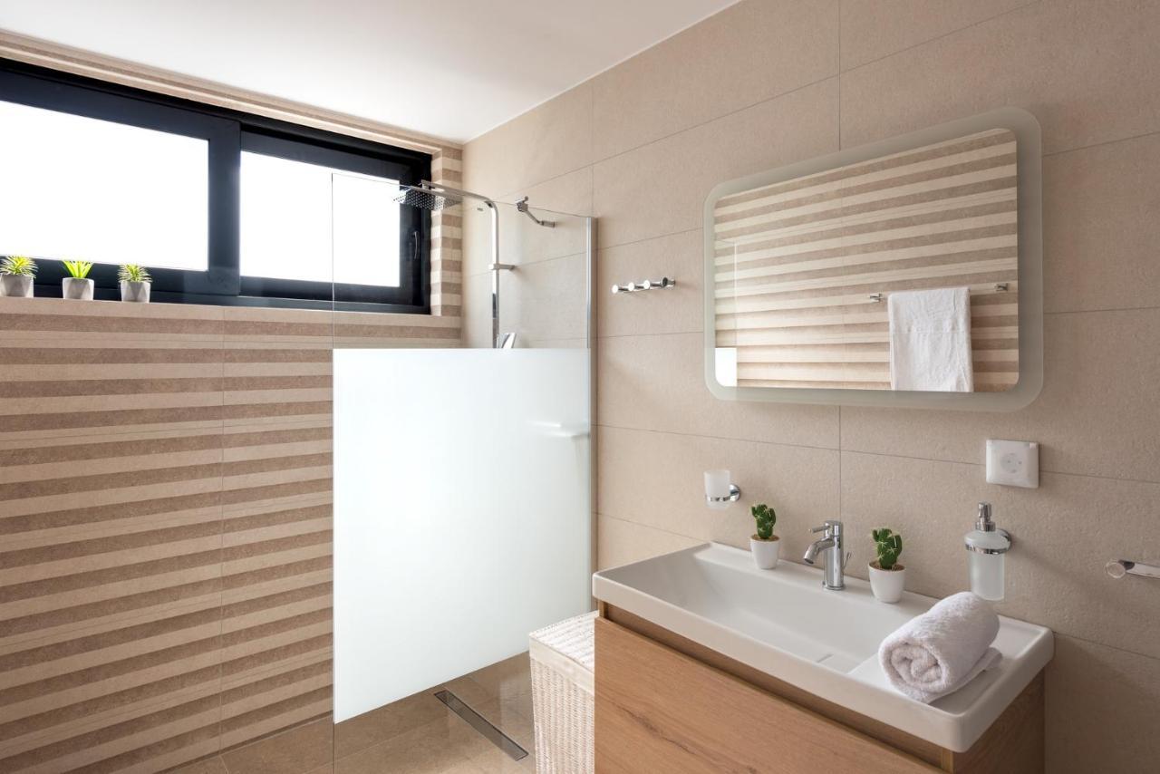 Aquarama Pool Apartments Ixia  Extérieur photo